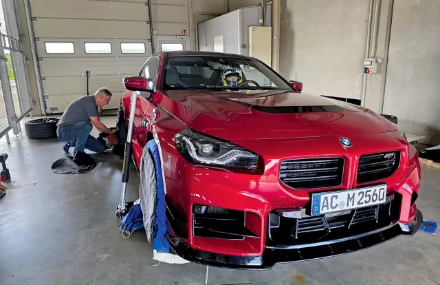 Ya he probado el AC Schnitzer BMW M2 en Sachsenring. Boxes.