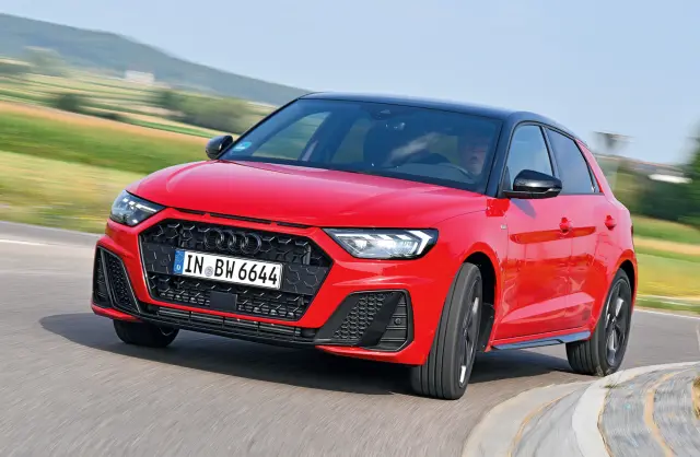 Audi A1 40 TFSI vs. Mini John Cooper Works. Frontal. del A1.