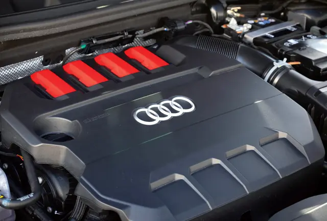 Audi S3 Sedan vs. BMW M235 xDrive Gran Coupé. Motor del Audi.