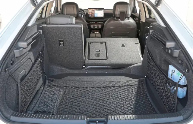 He probado el Skoda Superb 2.0 TDI 4x4. Maletero.