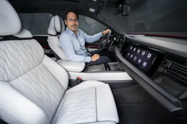 Audi Q9 interior