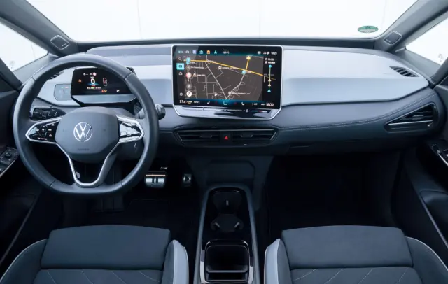 Comparativa del Kia EV4 contra el Volkswagen ID.3. Cockpit del ID.3