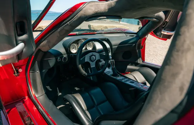 He conducido el Saleen S7 Twin Turbo. Cockpit.