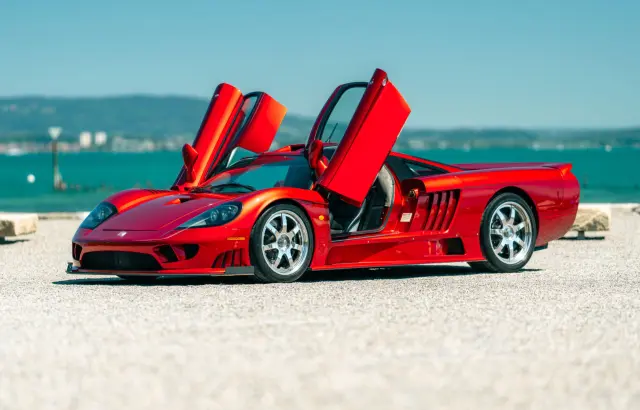 He conducido el Saleen S7 Twin Turbo. Puertas.