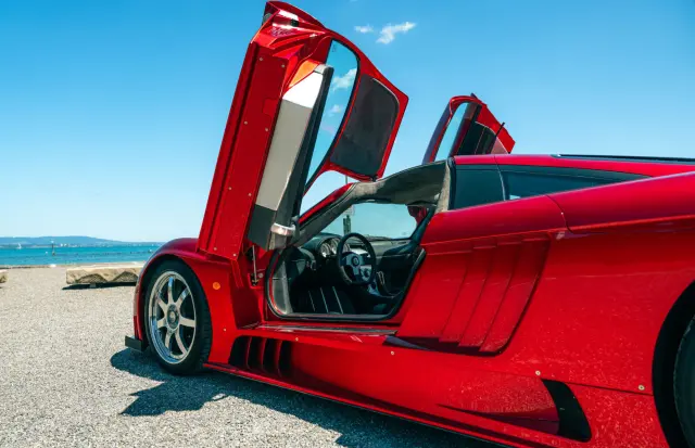 He conducido el Saleen S7 Twin Turbo. Apertura de puertas.