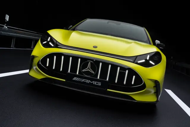 Así luce el frontal del nuevo AMG GT