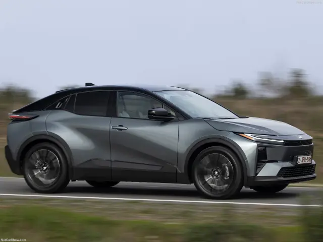 Toyota C-HR+