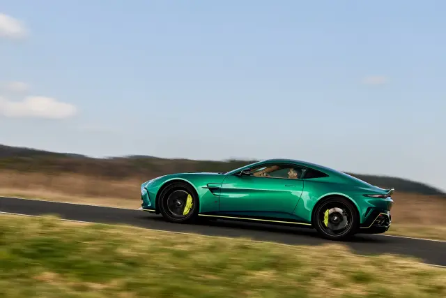 Prueba Aston Martin Vantage S 2026