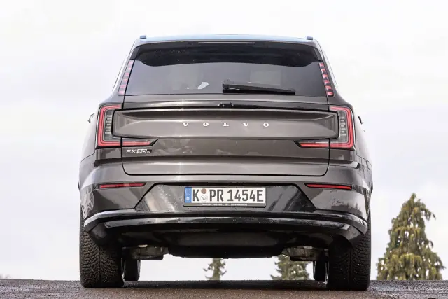 Comparativa del Kia EV9 GT vs Volvo EX90 Twin Motor AWD. Zaga del Volvo.