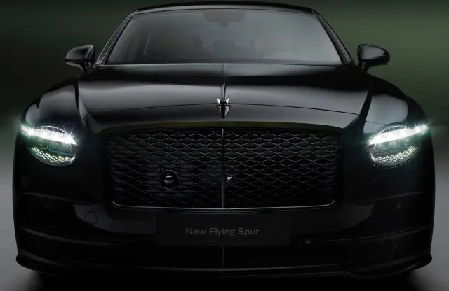 Prueba estática del nuevo Bentley Flying Spur. Morro.