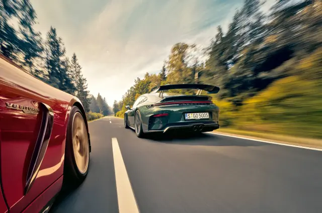 Comparativa: Mercedes-AMG GT 63 Pro vs. Porsche 911 GT3. Zagas.
