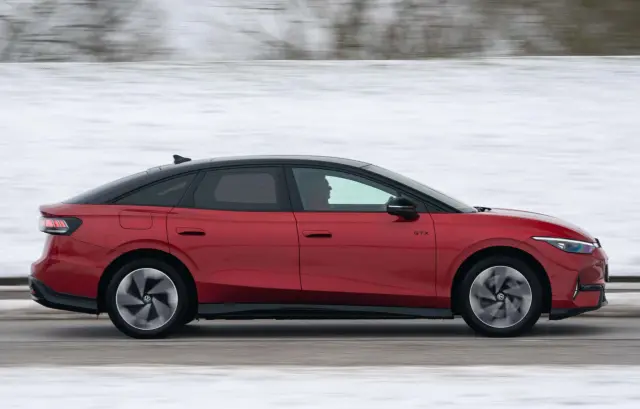 Comparativa del Hyundai Ioniq 6 84 kWh vs Volkswagen ID.7 GTX. Barrido.