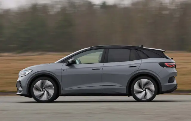 Comparativa: los mejores SUV eléctricos compactos con tracción total. VW ID.4