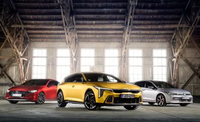 VW Golf 1.5 eTSI, Kia K4 1.6 T-GDI, Mazda3 Skyactiv-G 140.