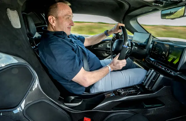Ya he probado el Aston Martin Valhalla. Cockpit.