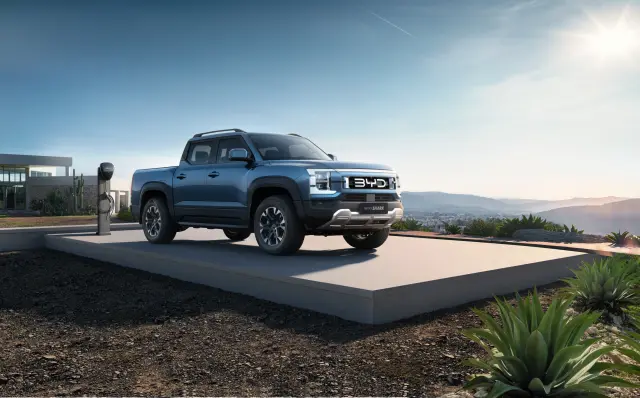 BYD se estrena con esta pick-up hibrida enchufable