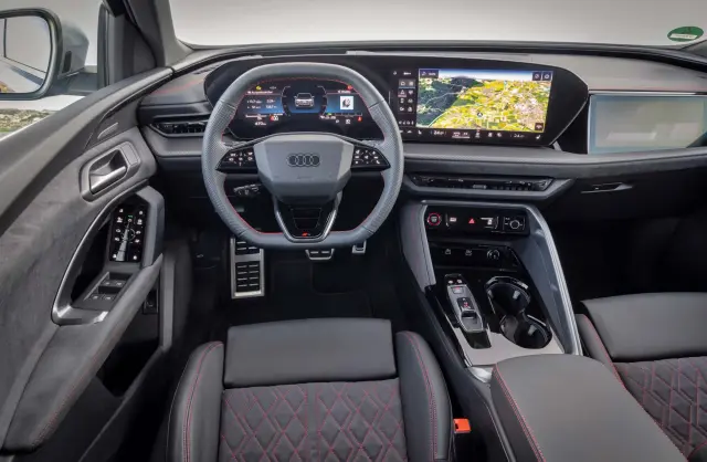 Comparativa del BMW X3 M50 vs. Audi SQ5. Cockpit del Audi.