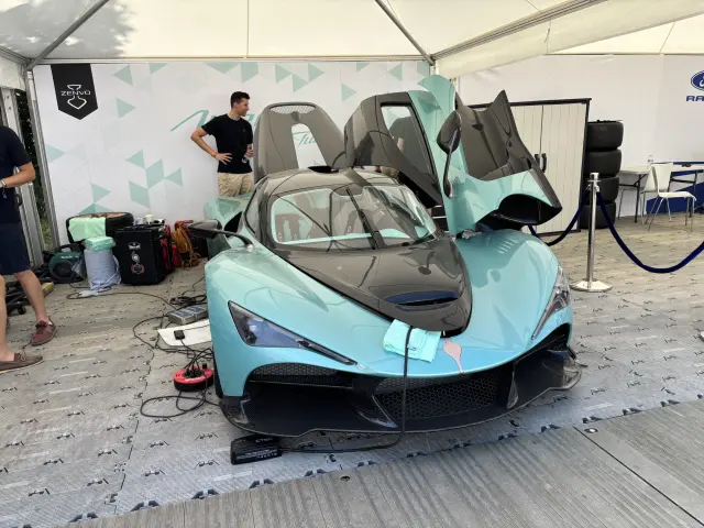 Superdeportivos, coches de carreras y restomods en el Festival de la Velocidad de Goodwood 2026