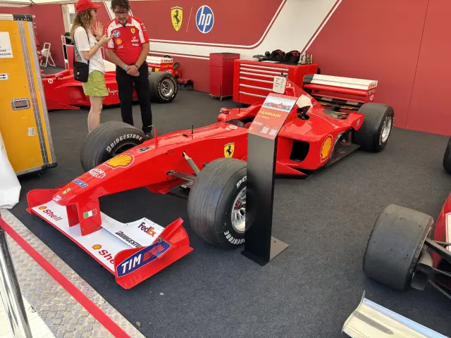 Superdeportivos, coches de carreras y restomods en el Festival de la Velocidad de Goodwood 2026