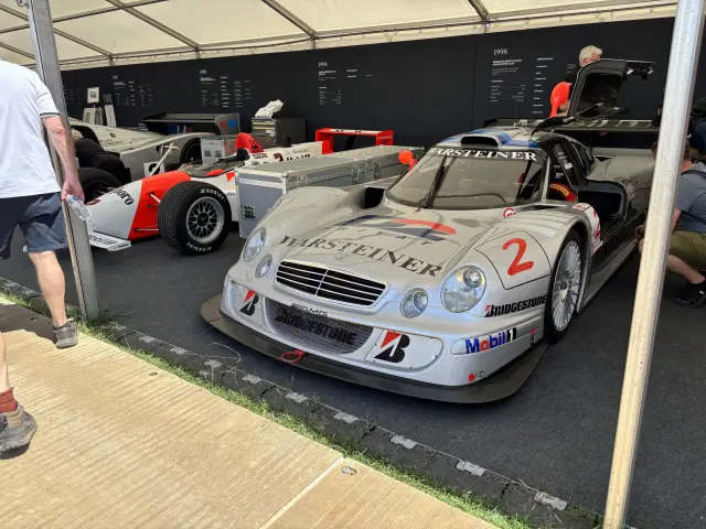 Superdeportivos, coches de carreras y restomods en el Festival de la Velocidad de Goodwood 2026