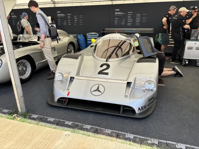 Superdeportivos, coches de carreras y restomods en el Festival de la Velocidad de Goodwood 2026