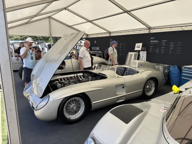 Superdeportivos, coches de carreras y restomods en el Festival de la Velocidad de Goodwood 2026