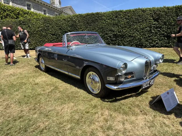 Coches clásicos en el Festival de la Velocidad de Goodwood 2026.