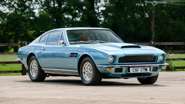 Aston Martin V8 (1974)