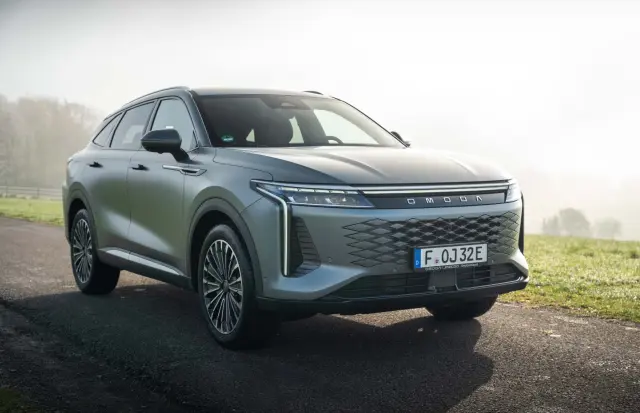 El Omoda supera los 500 CV con holgura y tiene prestaciones de deportivo.