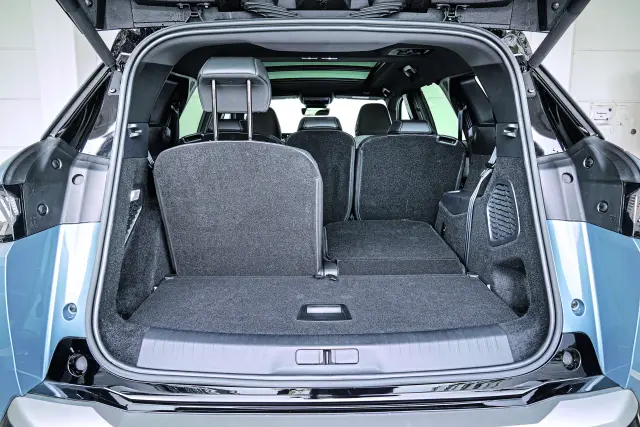 Peugeot E-5008
