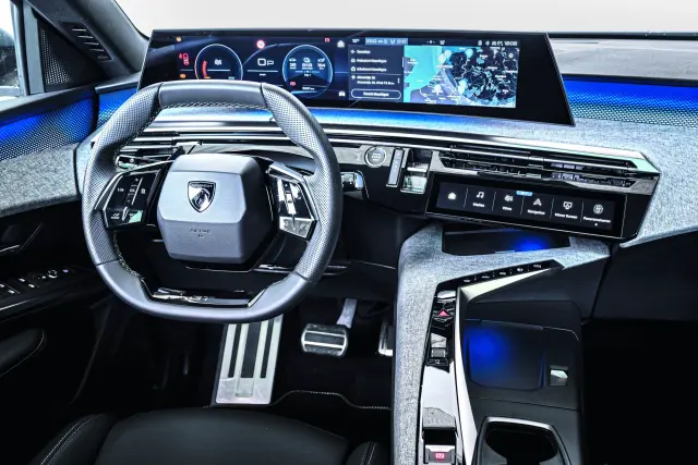Peugeot E-5008