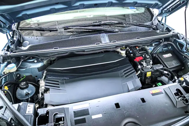 Peugeot E-5008