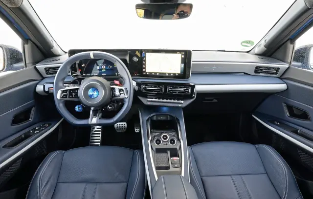 El cockpit del Alpine es más deportivo.