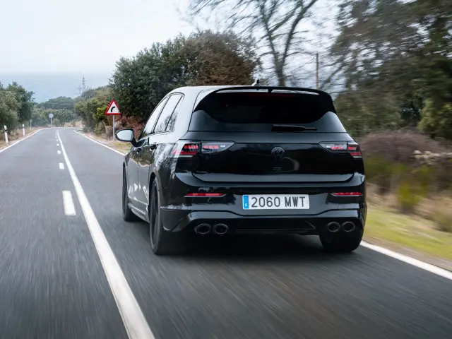 Volkswagen Golf R vs Hyundai IONIQ 5N