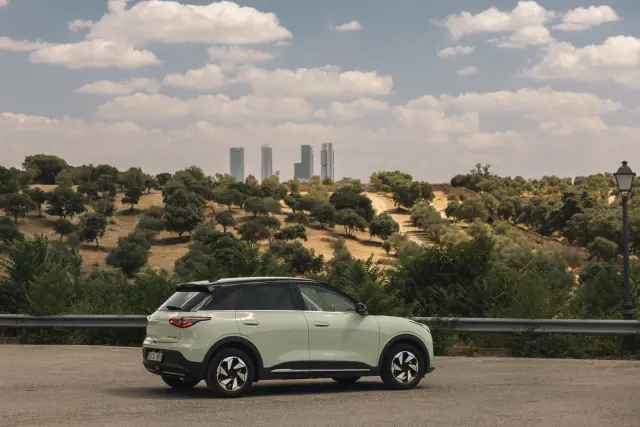 Geely E2