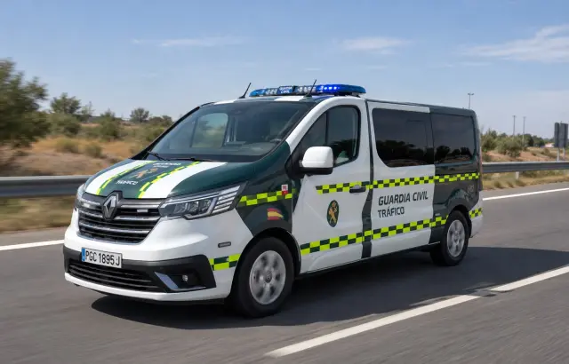 Renault aporta 70 furgonetas a la Guardia Civil