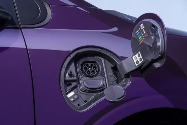 Nissan Pixo.