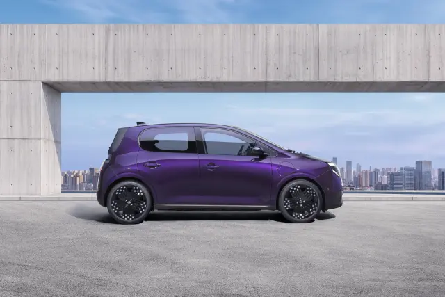 Nissan Pixo.