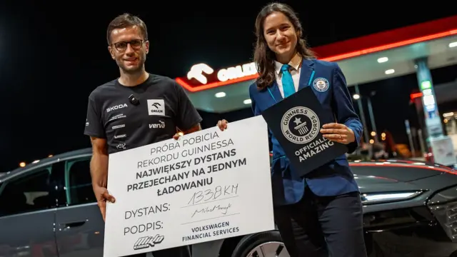 Un Audi A6 e-tron recorre 1.338 kilómetros con una sola carga.