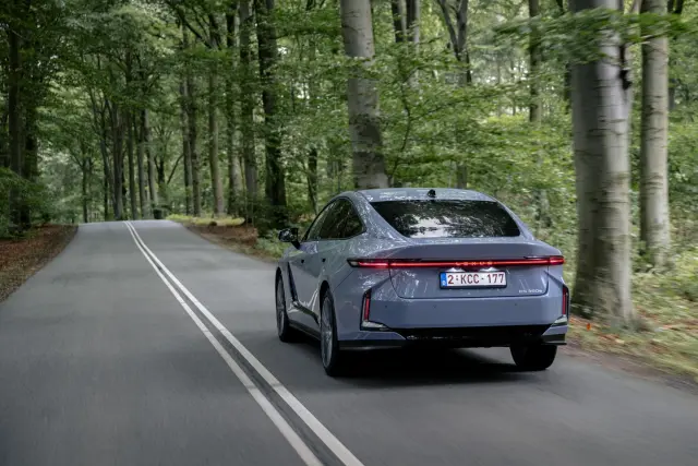 Prueba Lexus ES 300h 2026