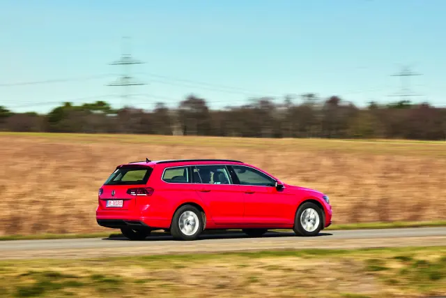 Volkswagen Passat Variant 2.0 TDI (2023) de segunda mano