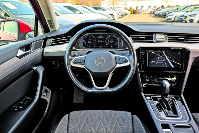 Volkswagen Passat Variant 2.0 TDI (2023) de segunda mano