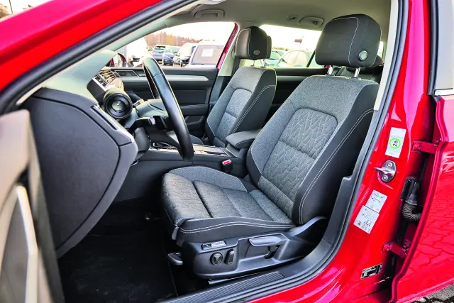 Volkswagen Passat Variant 2.0 TDI (2023) de segunda mano