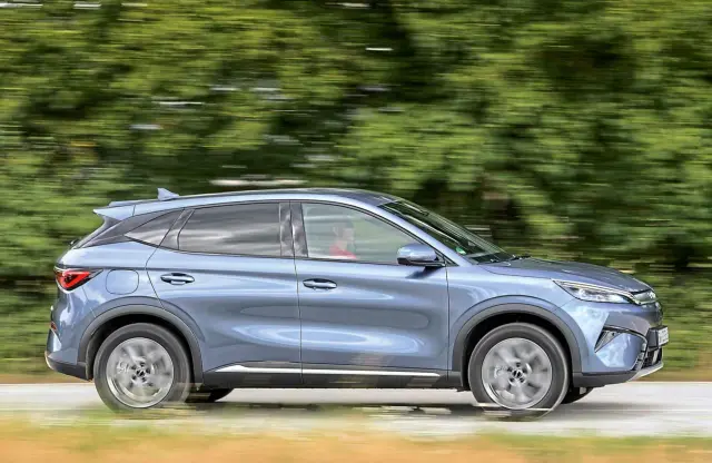 El BYD corre más, pero frena demasiado tarde.