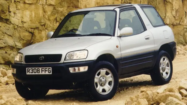 Origen del nombre del Toyota RAV4.