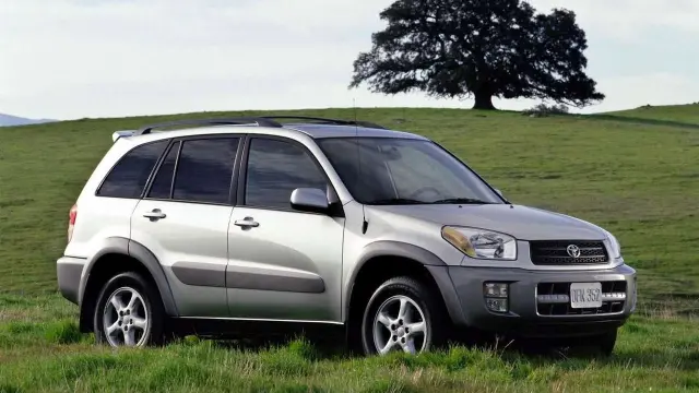 Origen del nombre del Toyota RAV4.