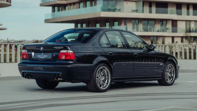 BMW M5 E39 W10