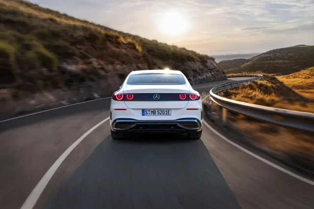 Prueba Mercedes Clase C 400 4MATIC eléctrico