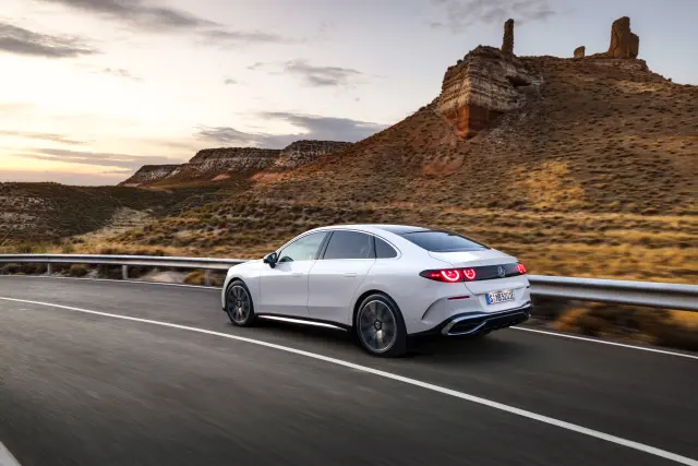 Prueba Mercedes Clase C 400 4MATIC eléctrico
