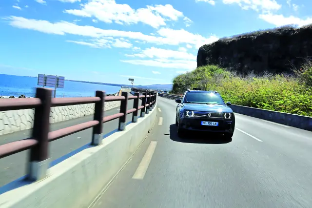 Renault 4 E-Tech en La Reunion